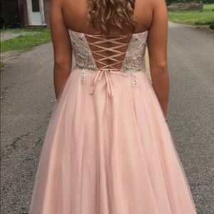 Size 4 beautiful prom dress!